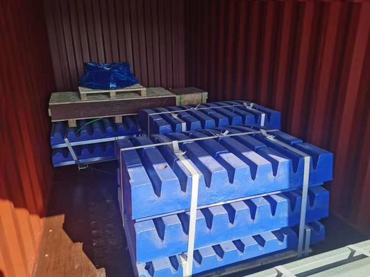 999KG 고만탄소 C145 턱 분쇄기 착용 부품 턱 판 고정 / 광산 광산에 이동